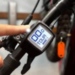 Premere il tasto sopra il display